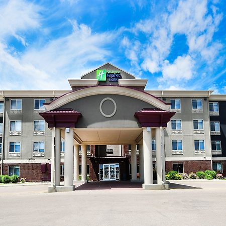 Holiday Inn Express Hotel & Suites Grand Forks, An Ihg Hotel Exterior photo